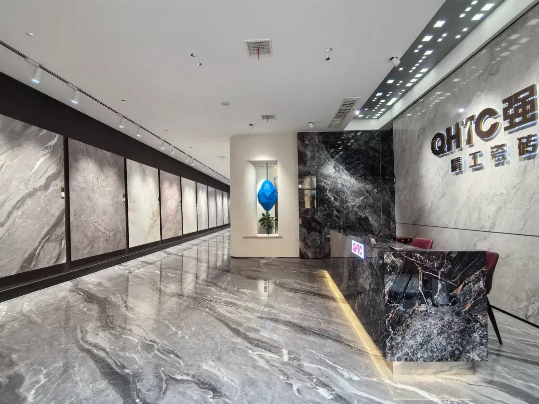 終端風采 | 強輝聊城旗艦店，沉浸式體驗現(xiàn)代高端設計美學(圖5)
