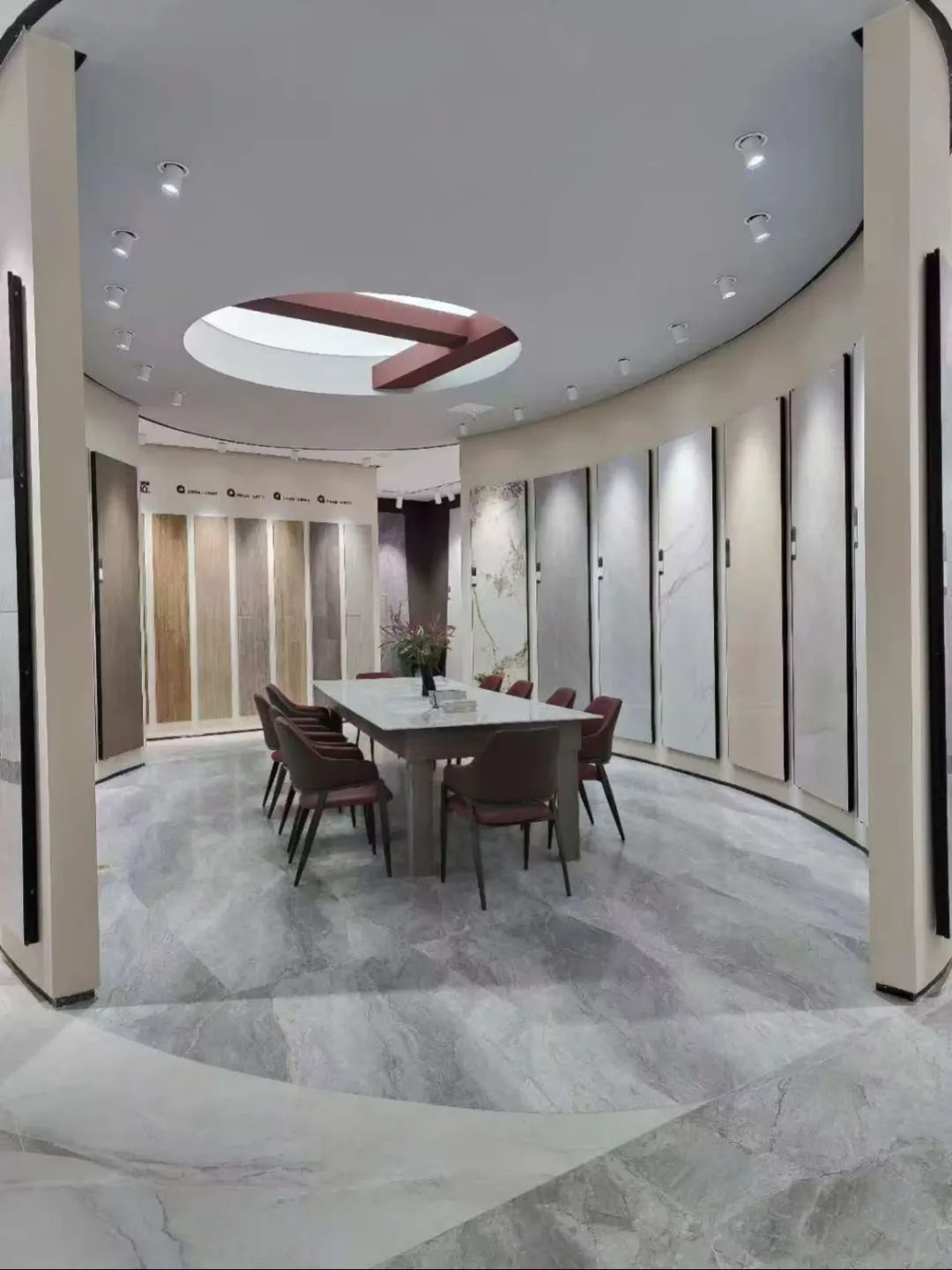 終端風采 | 強輝聊城旗艦店，沉浸式體驗現(xiàn)代高端設計美學(圖8)